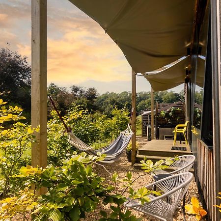 The Hive - Unique Hot Tub Cabin In Millport Ngoại thất bức ảnh