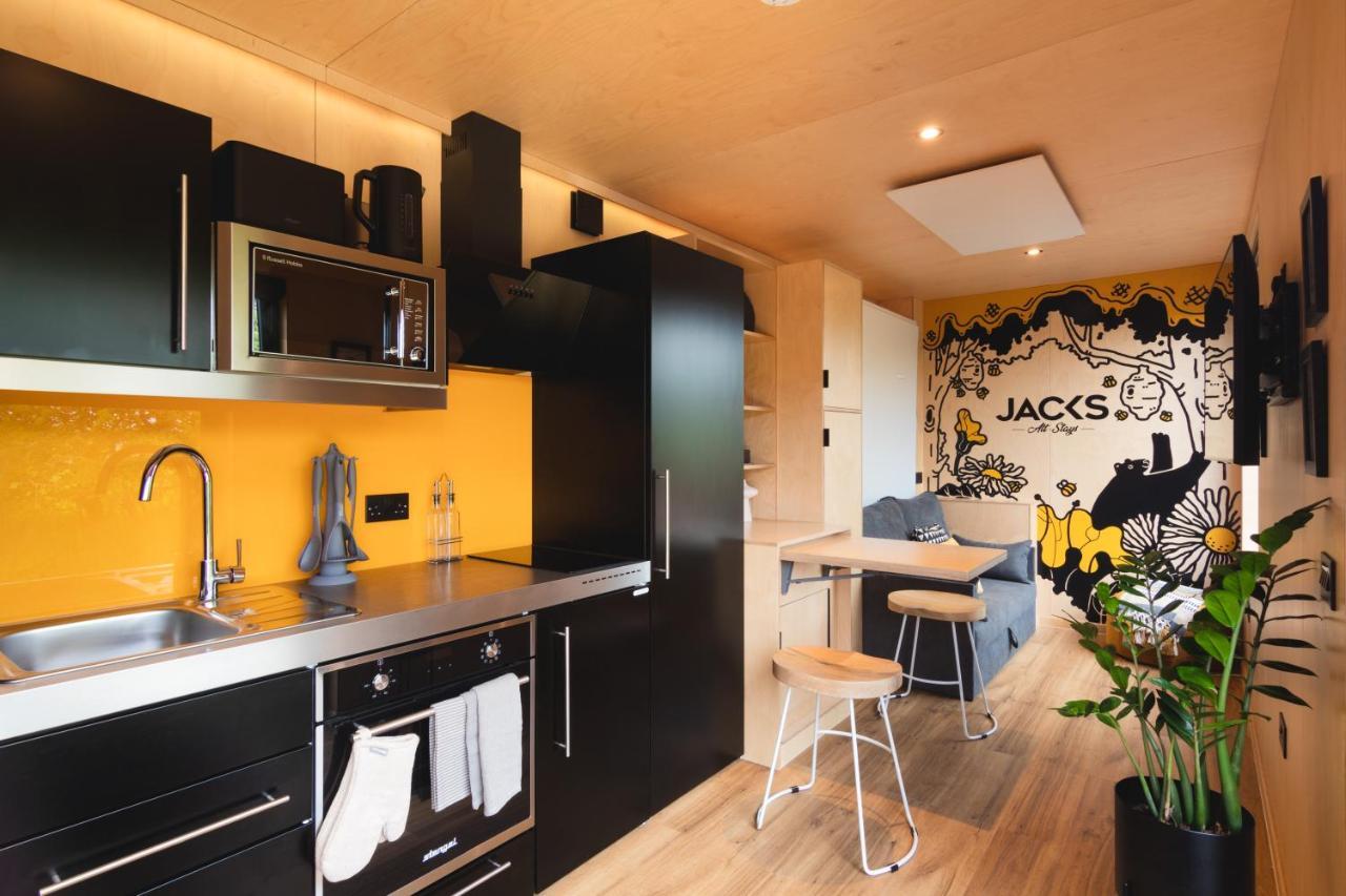 The Hive - Unique Hot Tub Cabin In Millport Ngoại thất bức ảnh